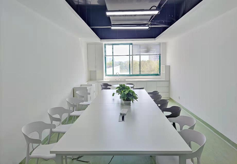 092108667.jpg 092108667.jpg